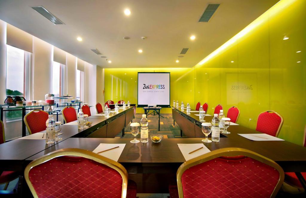 Zuri Express Lippo Hotel Cikarang